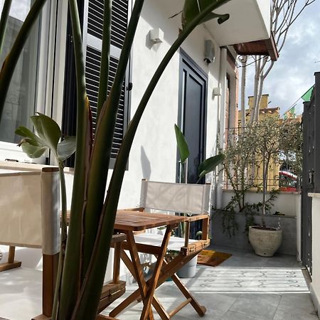 La Maison Appartement - A 200M Dal Porto Civitavecchia Bagian luar foto