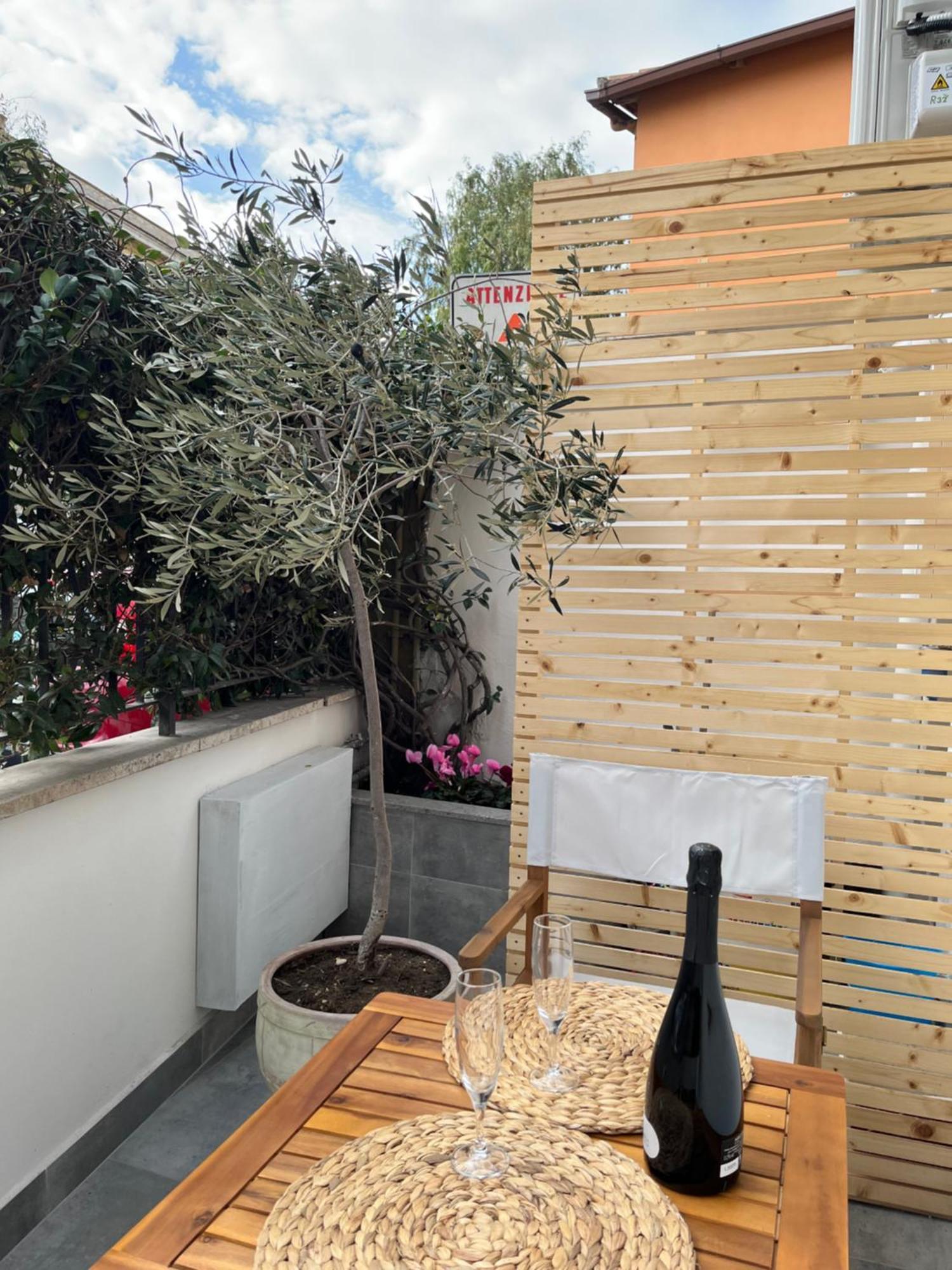 La Maison Appartement - A 200M Dal Porto Civitavecchia Bagian luar foto